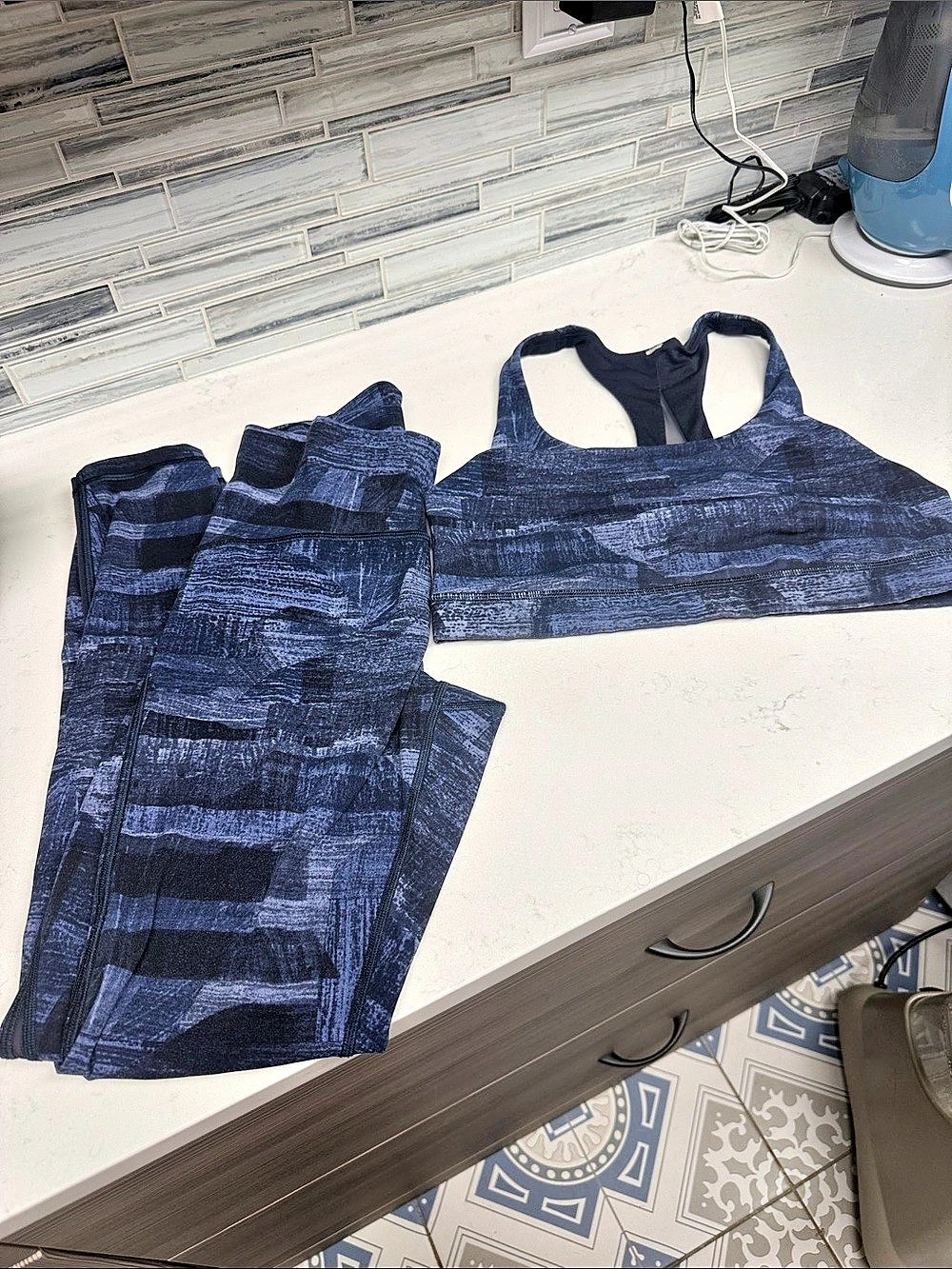 Lululemon Blue Abstract Print Sports Bra & Leggings Set